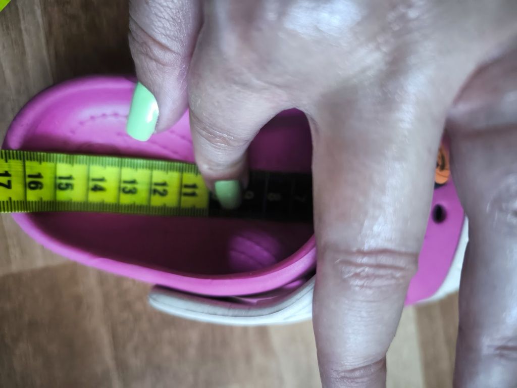 Crocs C8(25)+jbitzzuri incluse