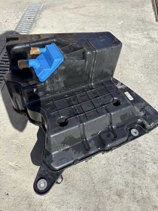 Vand rezervor adblue cu pompa, original pentru Audi