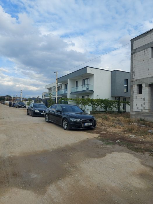 Vilă la rosu, Plaiul Vulcanesti Lapus Craiova, gaze, apa, curent