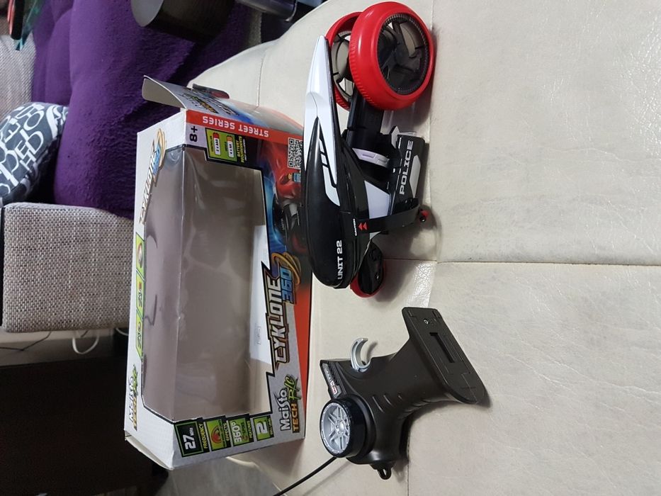 Хеликоптер и циклон 360 с дистанционни