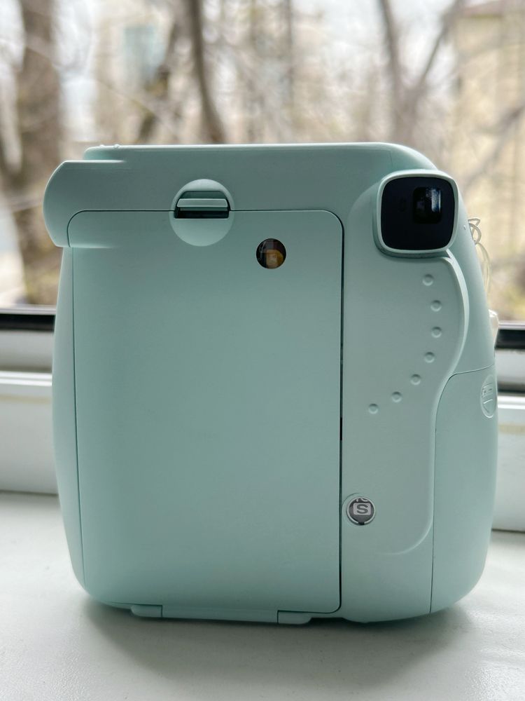 Фотоаппарат instax mimi9!!