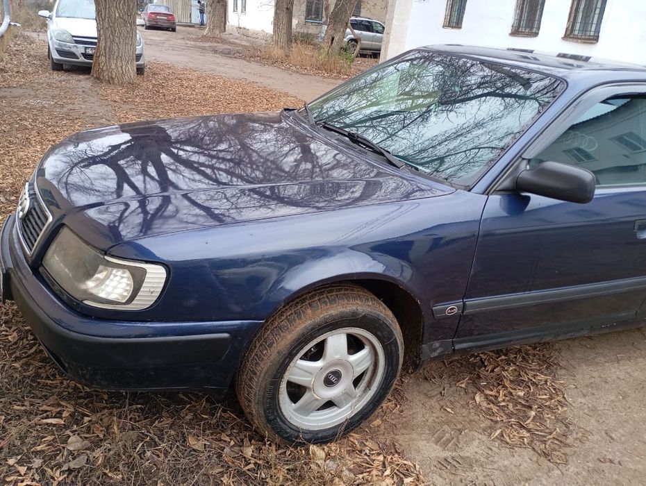 Продам машину Ауди 100