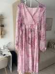 Rochie noua, fara eticheta