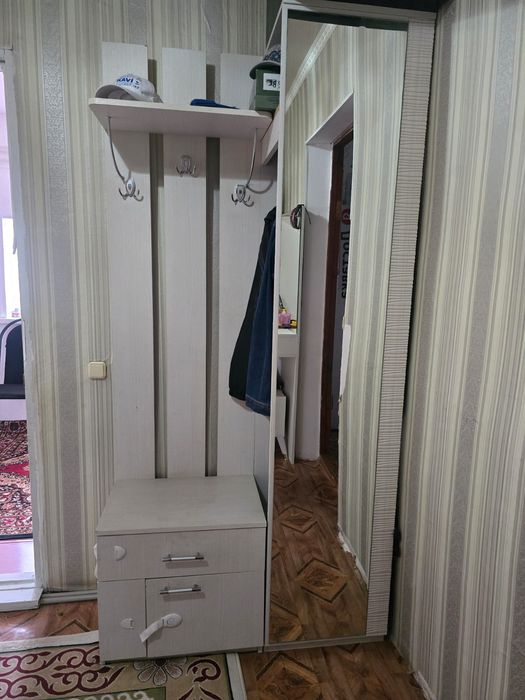 Продом прихожка вешалка