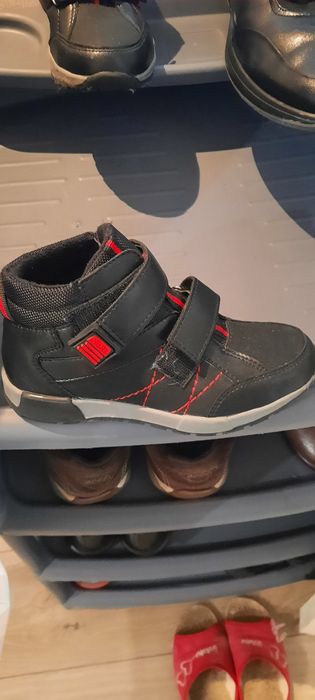 Детские ботинки ,новые.