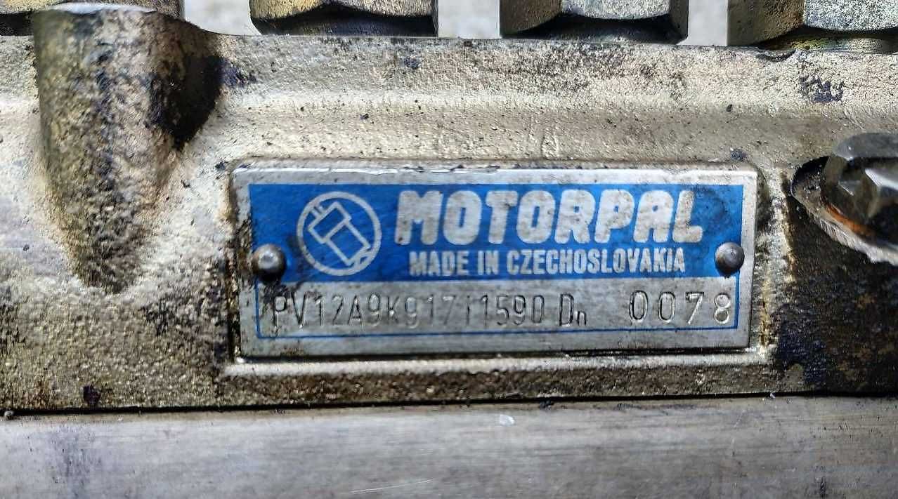 Двигател ЯМЗ 238 Д-1;ск.кутия ЯМЗ 238 А;части от ТАТРА 815;