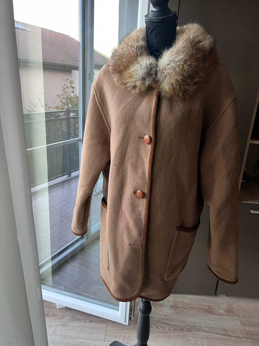 haina de lana cu guler din blana de vulpe