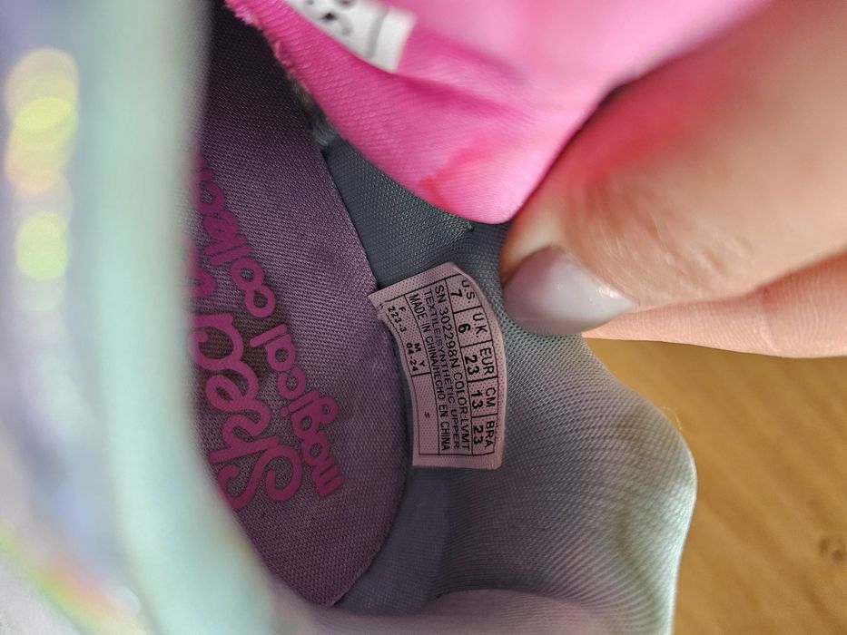 Adidasi skechers mărimea 23