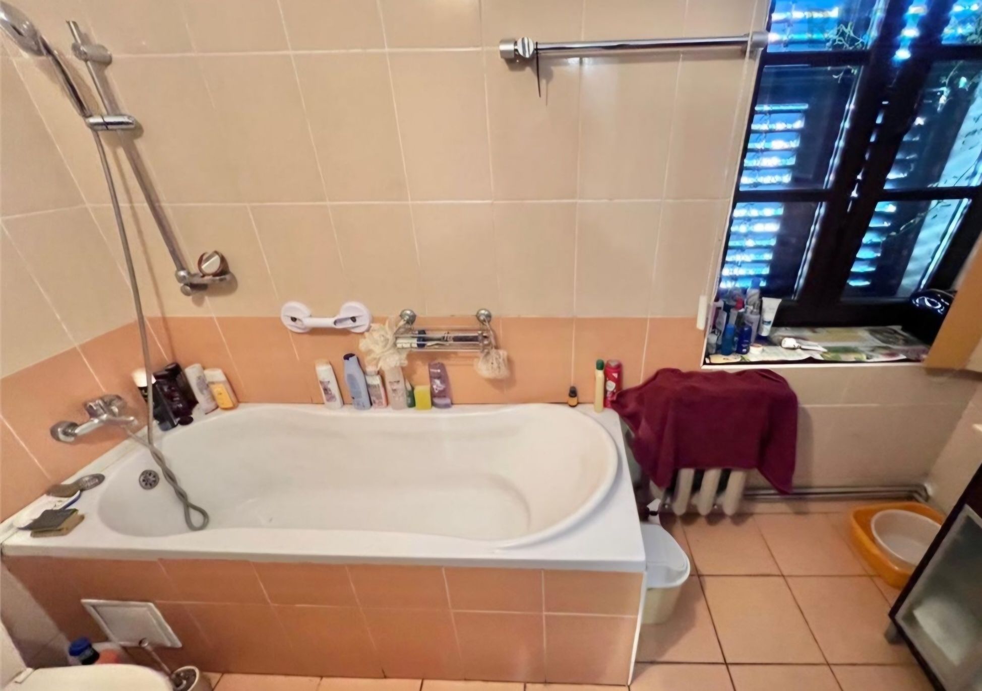 Particular vand casa saseasca central Harman