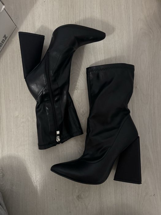 Остри боти с дебел ток