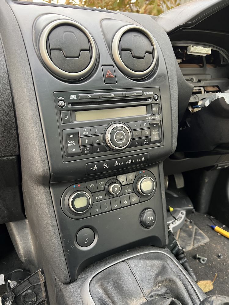 Consola centrala/Radio/cd /Mp3 Nissan Qashqai