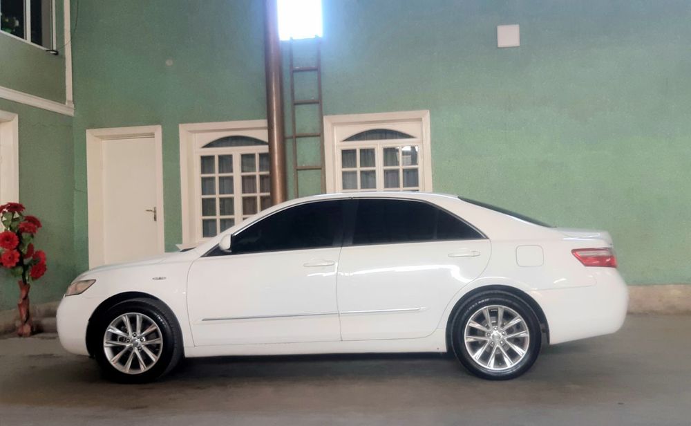 Срочно автомобиль Тойота Камри 40, сотилади