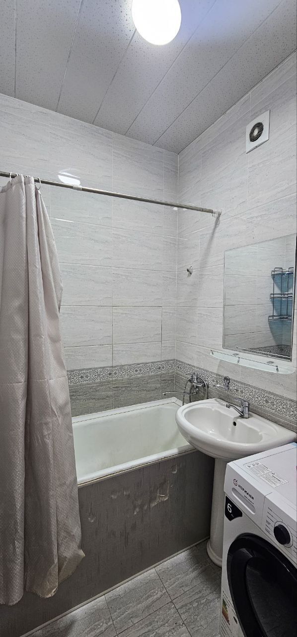 Продаётся квартира Чиланзар 14 2в3/3/4. Вдоль дороги