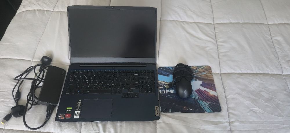 Laptop Gaming Lenovo IdeaPad 3 15ARH05 cu procesor AMD Ryzen 5 4600H p