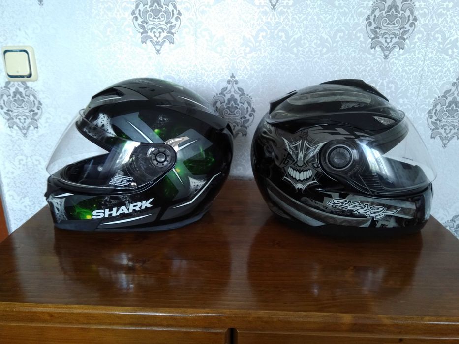 Каска Shark, мото панталон 2, яке 3, ръкавици,колан, дъждобран, чанта.