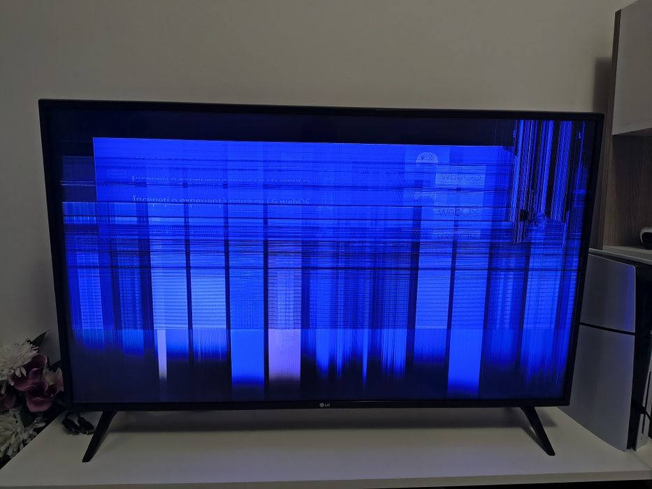 Televizor LG Smart 4K ultra HD defect, 109 cm