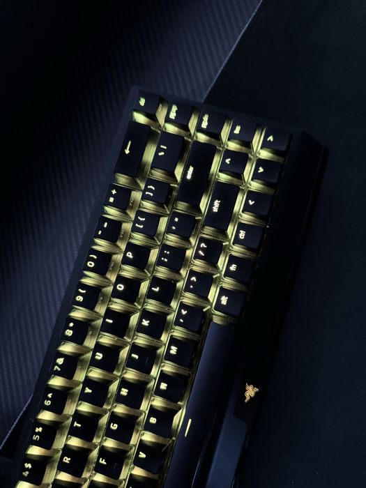 Vand tastatura razer