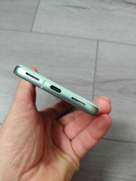 Google Pixel 8a verde