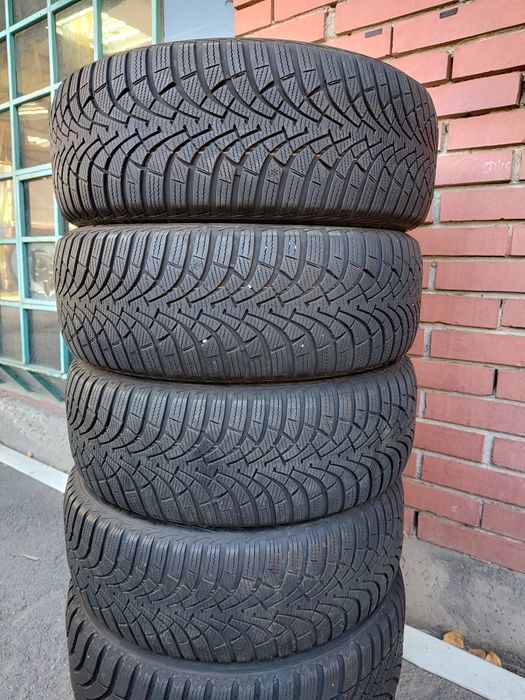 Продавам 4бр. Зимни гуми 205/55/16 Goodyear