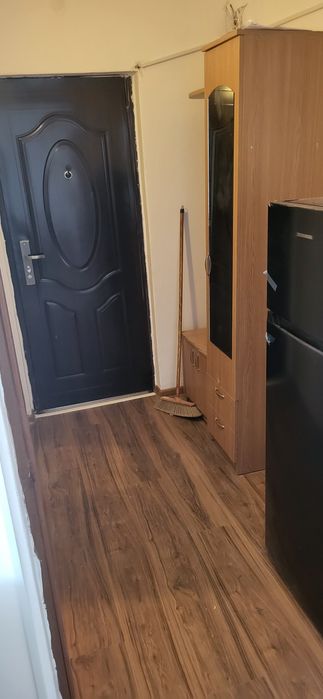 Inchiriez garsoniera