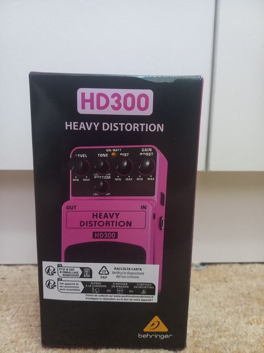 продам педаль перегруза дисторшн behringer HD300 heavy distortion