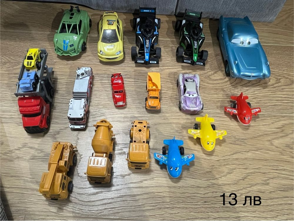 Използвани играчки колички, кубчета, трактор, ферма, пъзели