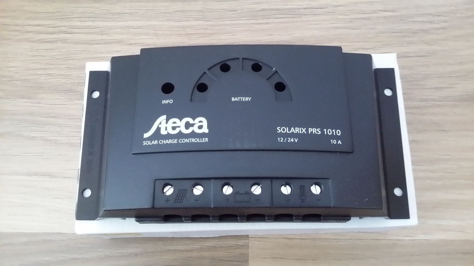 Монокристален фотоволтаичен панел 190 W + Контролер PRS-1010