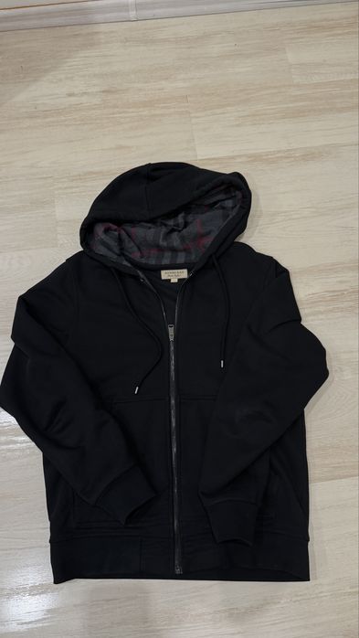Burberry Zipup Nou.