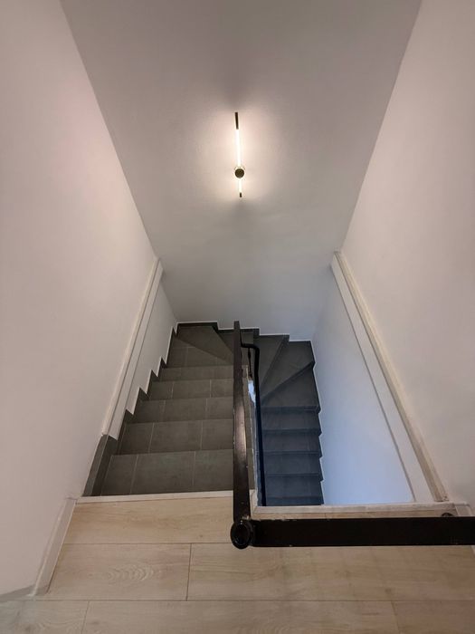 Mirobod Greenwich da 1-qavat 5 xona 125 kv kvartira sotiladi