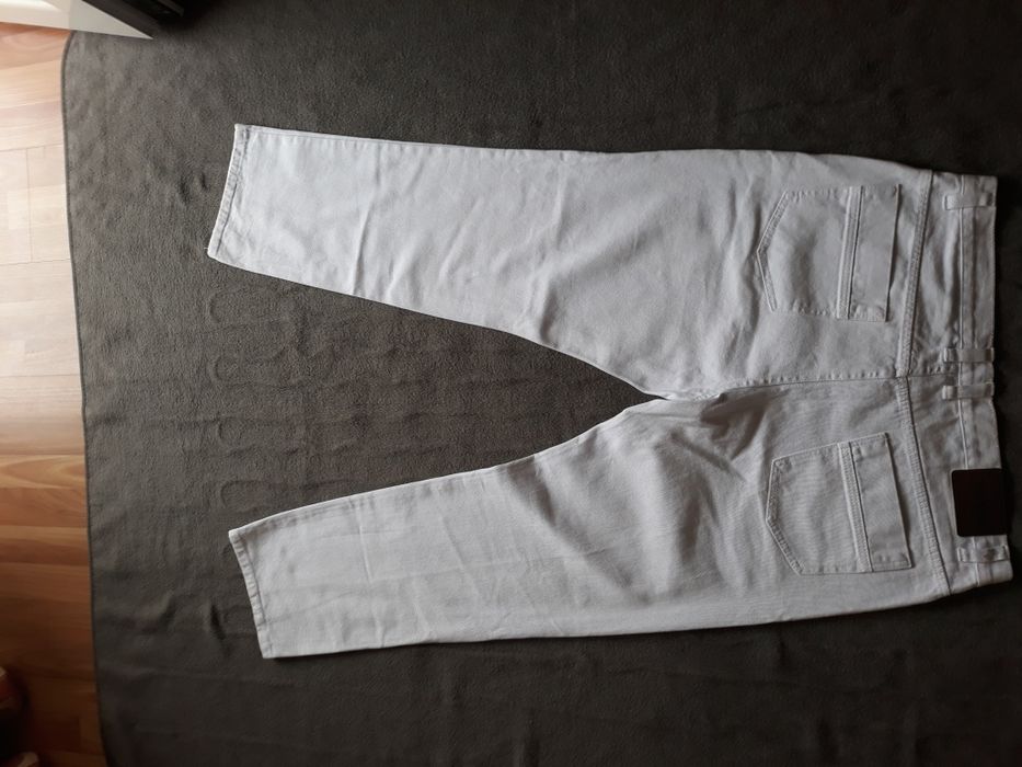 Vand urgent pantalon blugi noi,,firma John-Baner.