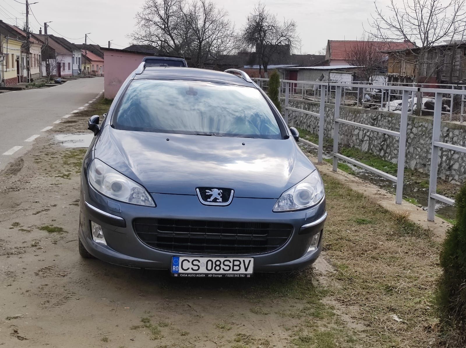 Vând Peugeot 407 pentru dezmembrare totul functional