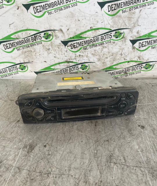 Radiocasetofon A 203 820 22 86 Mercedes-Benz C-Class W203/S203/CL203