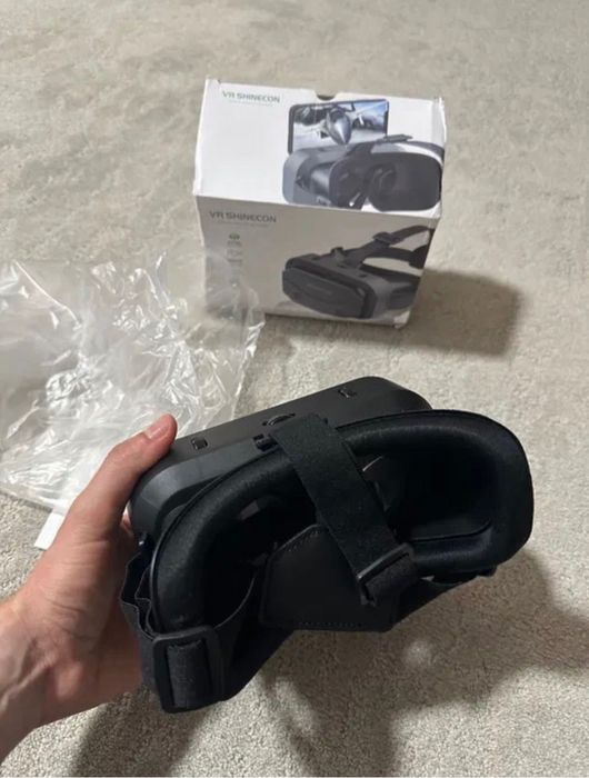 Ochelari VR noi sigilati