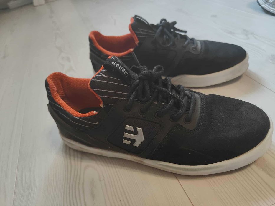 Adidasi Etnies - marimea 39