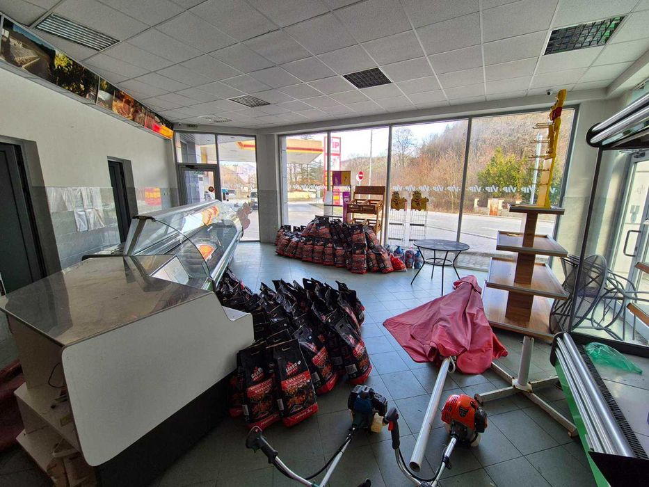 Бензиностанци и търговски обект в Рибарица/Тетевен !