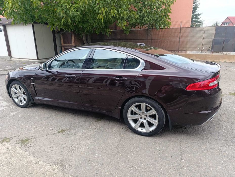 Jaguar XF 2011 impecabil