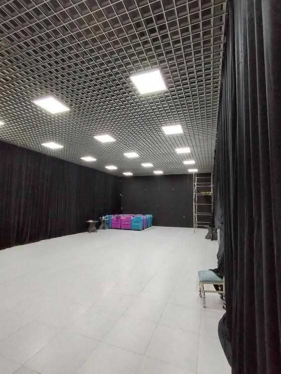 Срочно Сдается Помищение в дол дороги на первый линия 260m2