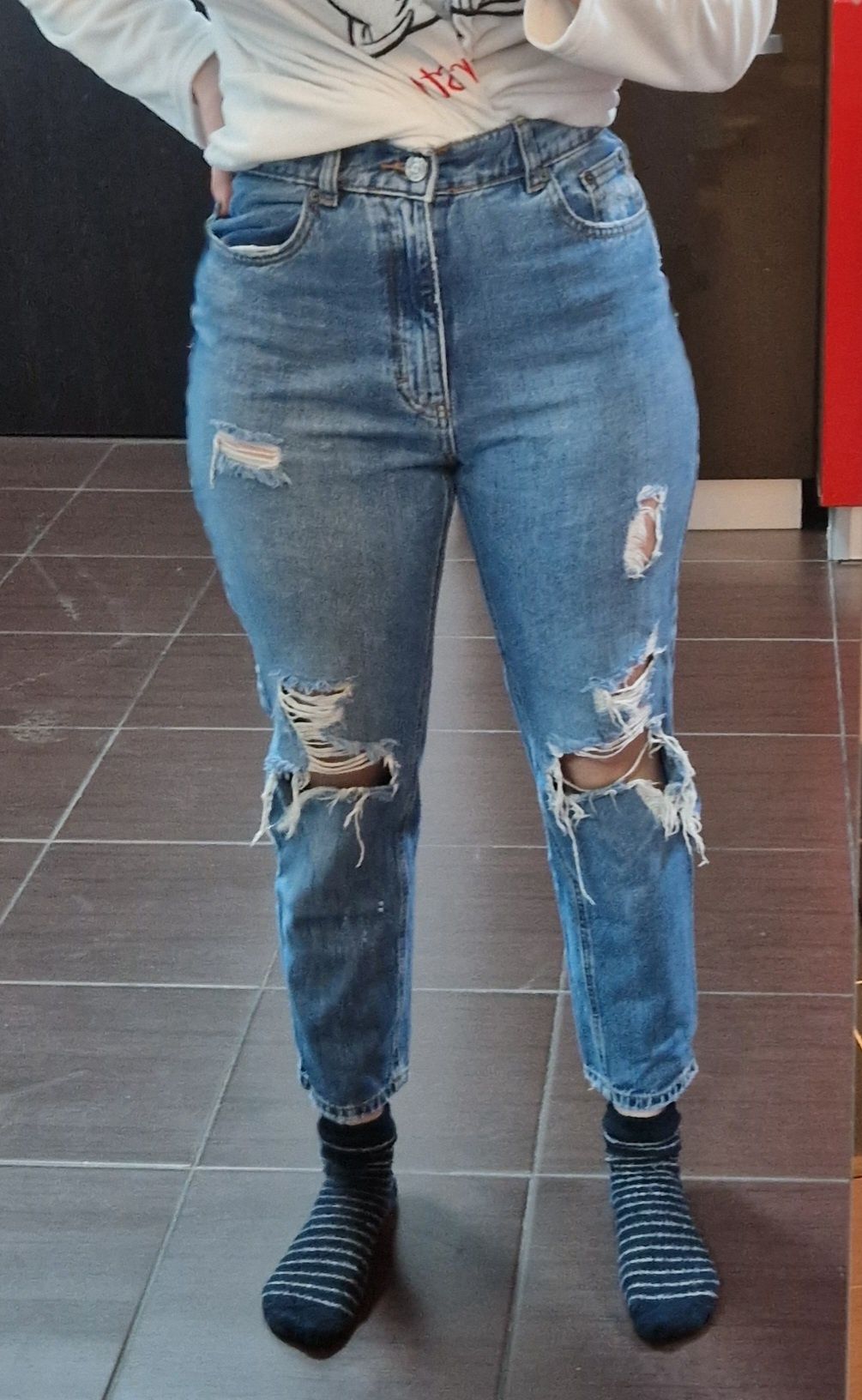 Vând Jeans Mom Fit rupti