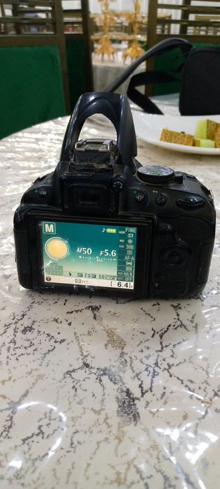 Nikon 5100d sotiladi
