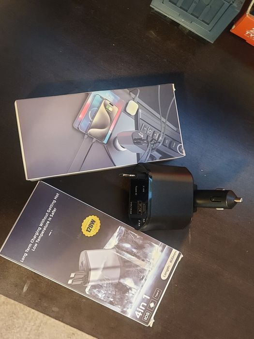 Încărcător telefon auto,4in1