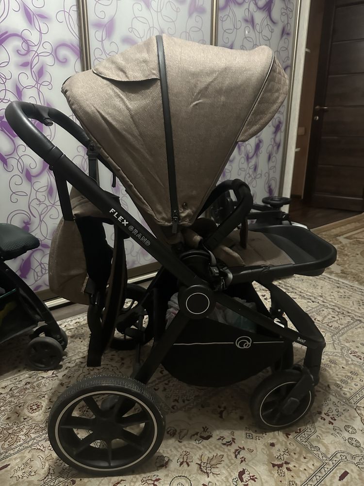 Продам коляску 2 в 1 имеется еще люлька для младенцев фирма Rent