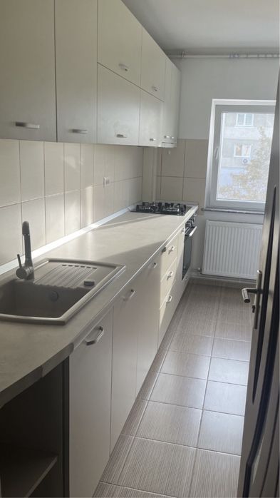 PROPRIETAR  inchiriez  apartament. cu o camera , zona MAL