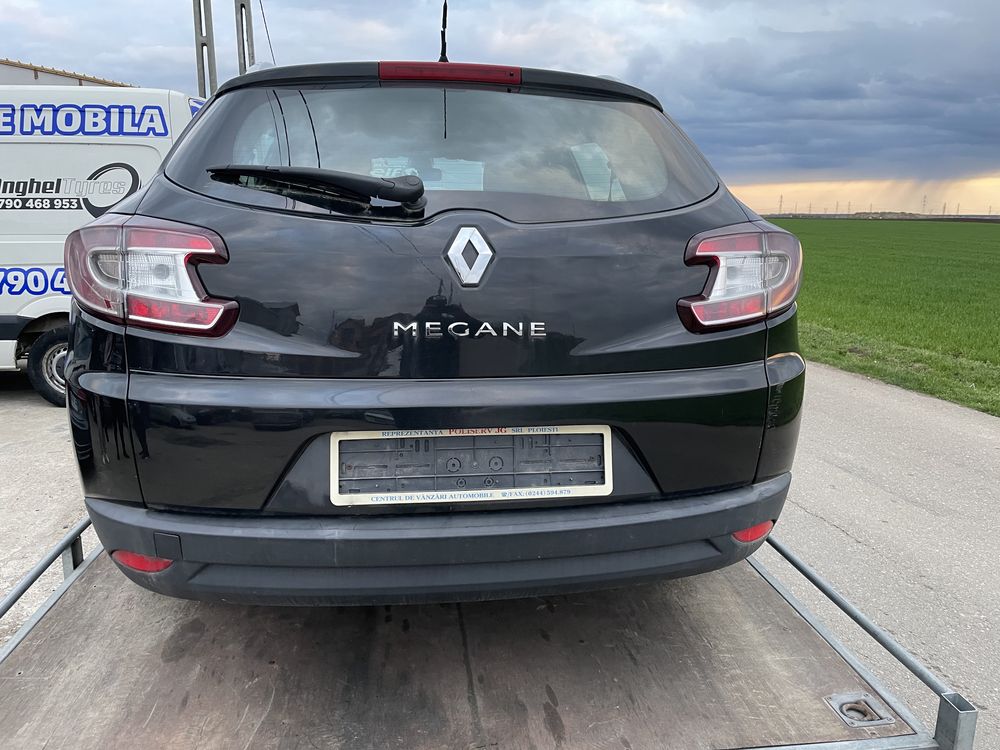 Dezmembrez Renault Megane 3 1.6 benzina