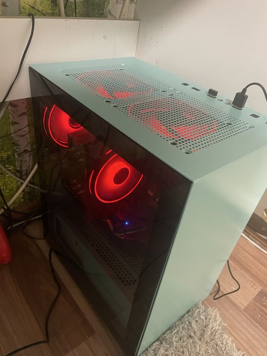 Pc gaming si monitor 75 hz curbat samsung