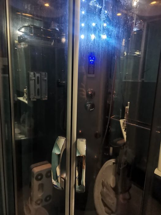 Cabină de duș cu hidromasaj