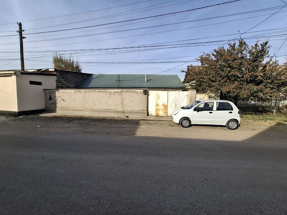 Ховли ер сотилади