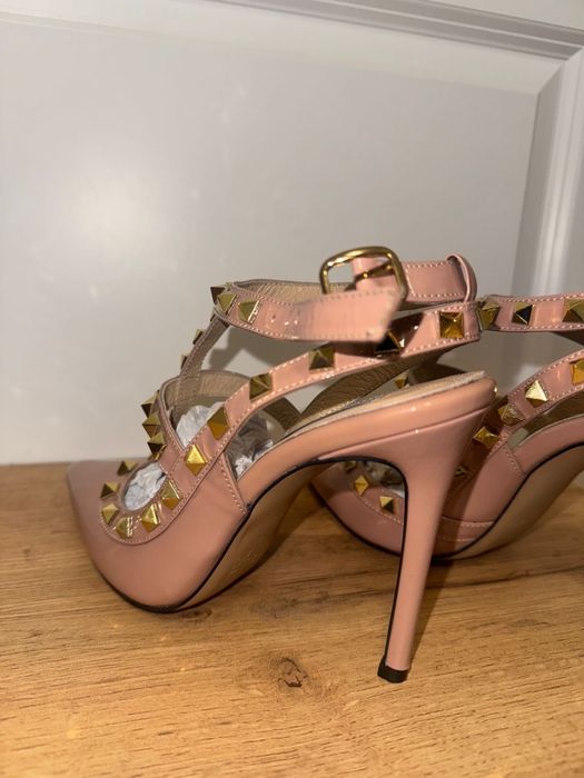 valentino garavani обувки на ток