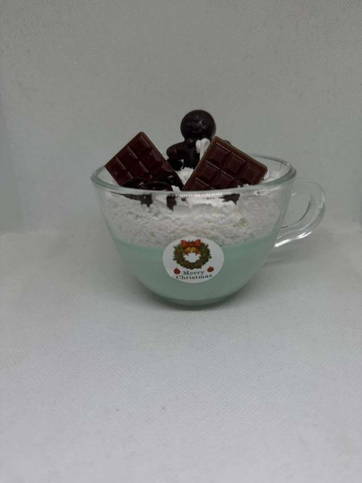 Коледни свещи, подари на свойте близки!