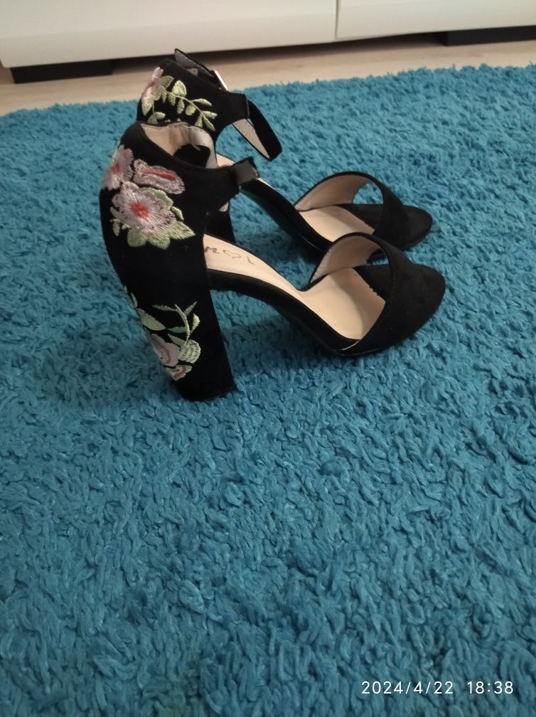 Sandale noi Dama