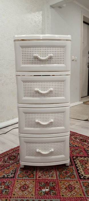 Продам комод пластиковый в отличном состоянии